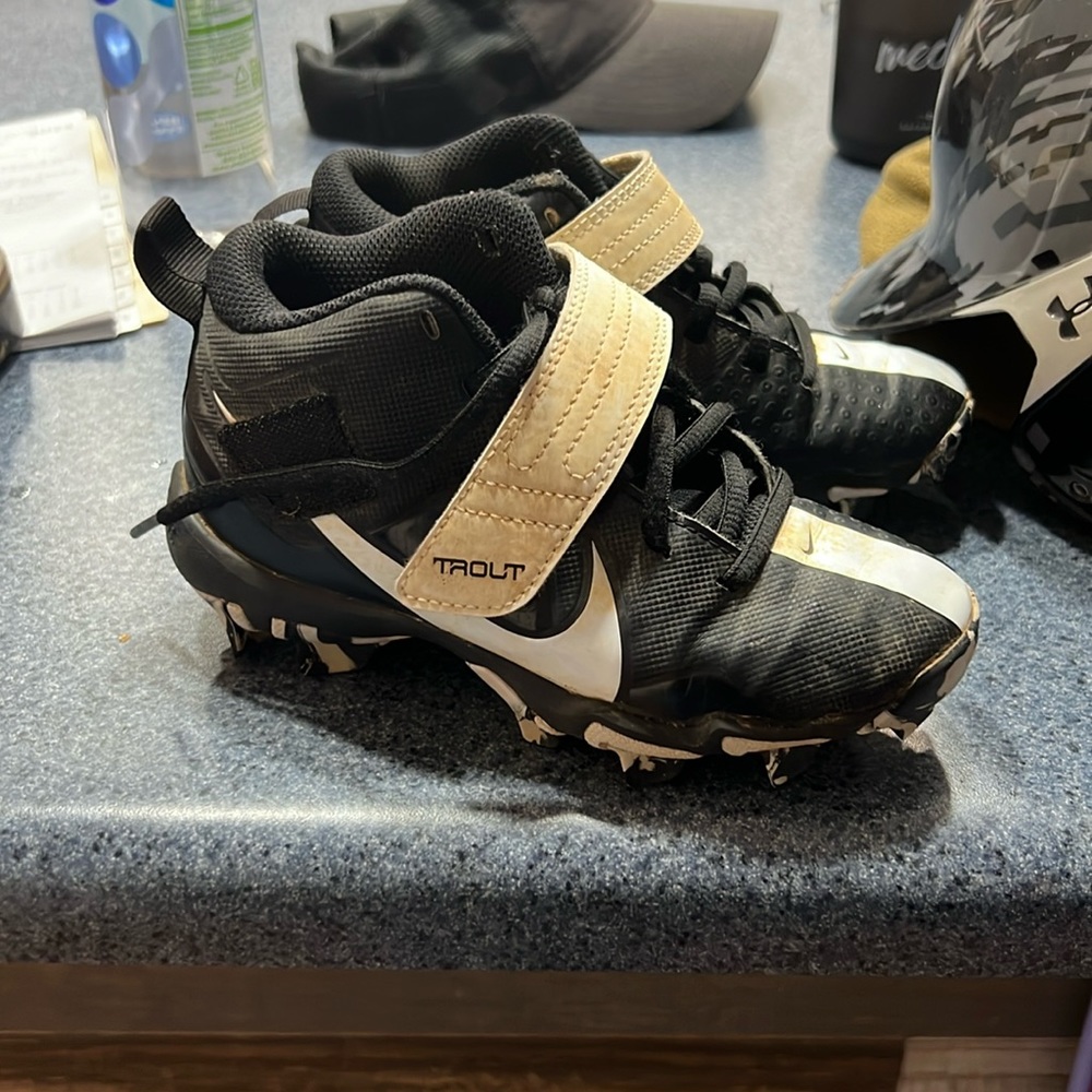 Size 13 Nike Trout baseball cleats